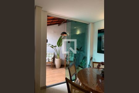 Casa à venda com 3 quartos, 150m² em Castelo, Belo Horizonte