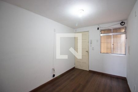 Sala de apartamento para alugar com 1 quarto, 45m² em Conjunto Residencial José Bonifácio, São Paulo