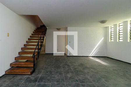 Casa para alugar com 198m², 3 quartos e 3 vagasSala 