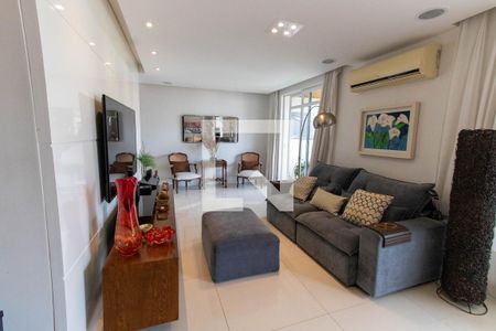 Sala de apartamento à venda com 3 quartos, 185m² em Santa Rosa, Niterói