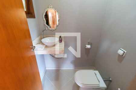 Banheiro de casa de condomínio à venda com 4 quartos, 544m² em Parque Xangrilá, Campinas