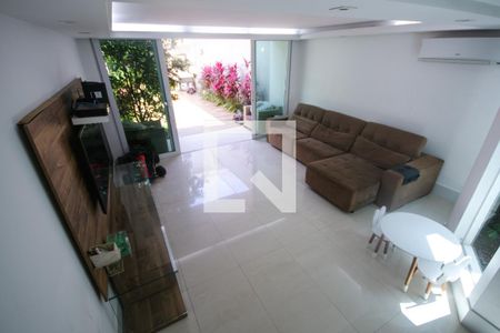 Sala de casa à venda com 4 quartos, 200m² em Jardim Maria Estela, São Paulo