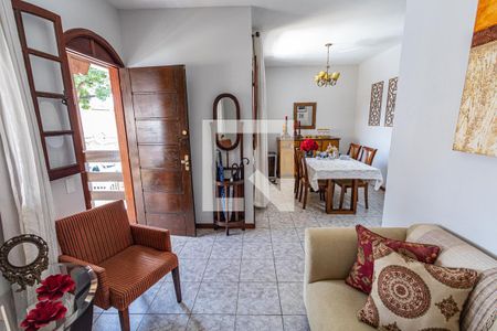 Sala de casa à venda com 3 quartos, 199m² em Copacabana, Belo Horizonte