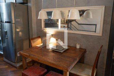 Sala de casa de condomínio para alugar com 2 quartos, 130m² em Real Parque, São Paulo