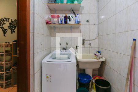 Casa à venda com 246m², 4 quartos e 4 vagas Casa à venda com 246m², 4 quartos e 4 vagasÁrea de Serviço