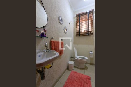 Casa à venda com 246m², 4 quartos e 4 vagas Casa à venda com 246m², 4 quartos e 4 vagasLavabo