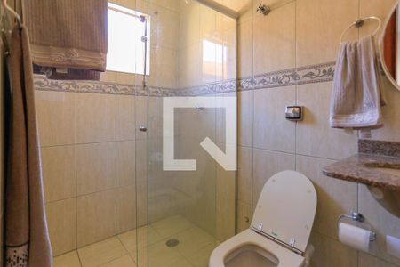 Casa à venda com 246m², 4 quartos e 4 vagas Casa à venda com 246m², 4 quartos e 4 vagasBanheiro do Quarto 3