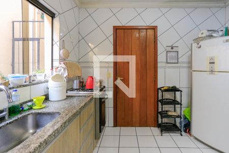 Casa à venda com 246m², 4 quartos e 4 vagas Casa à venda com 246m², 4 quartos e 4 vagasCozinha