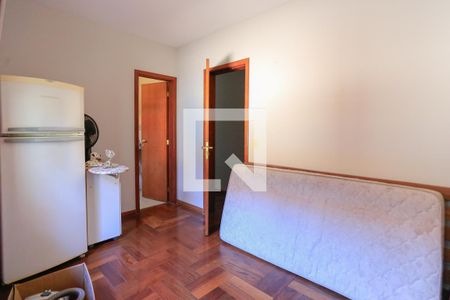 Casa à venda com 246m², 4 quartos e 4 vagas Casa à venda com 246m², 4 quartos e 4 vagasQuarto 3