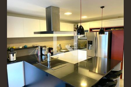 Casa à venda com 476m², 4 quartos e 4 vagas