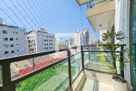 Varanda Sala de apartamento para alugar com 3 quartos, 100m² em Jardim Tres Marias, Guarujá