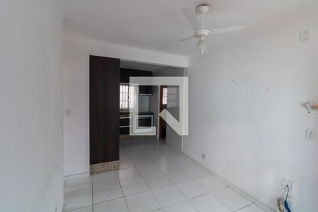 Sala/cozinha  de apartamento para alugar com 2 quartos, 60m² em Vila Monte Belo, Itaquaquecetuba