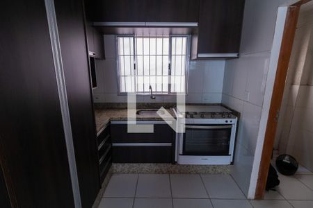 Sala/cozinha  de apartamento para alugar com 2 quartos, 60m² em Vila Monte Belo, Itaquaquecetuba