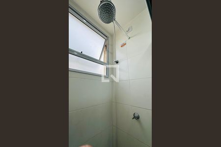 Banheiro de apartamento para alugar com 2 quartos, 60m² em Setor Faicalville, Goiânia