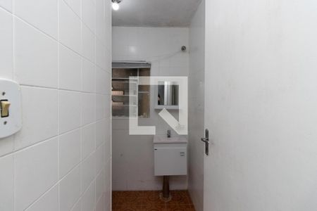 Banheiro 1 de casa para alugar com 5 quartos, 270m² em Vila Nivi, São Paulo