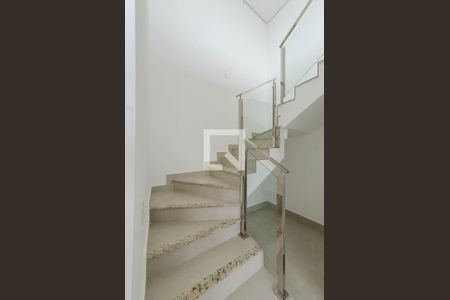 Escada de apartamento para alugar com 4 quartos, 180m² em Nova Suíça, Belo Horizonte