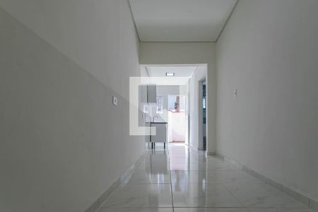 Dormitório de kitnet/studio para alugar com 1 quarto, 19m² em Vila Mogilar, Mogi das Cruzes