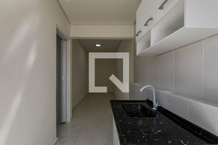 Sala/cozinha de kitnet/studio para alugar com 1 quarto, 19m² em Vila Mogilar, Mogi das Cruzes