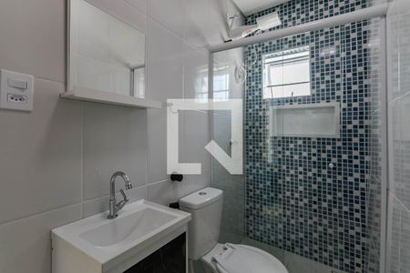 Banheiro de kitnet/studio para alugar com 1 quarto, 19m² em Vila Mogilar, Mogi das Cruzes