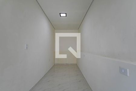 Dormitório de kitnet/studio para alugar com 1 quarto, 19m² em Vila Mogilar, Mogi das Cruzes