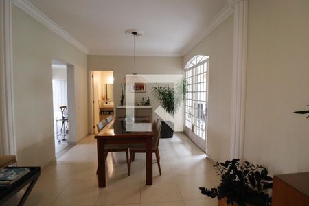 Sala de casa à venda com 4 quartos, 250m² em Jardim da Fonte, Jundiaí