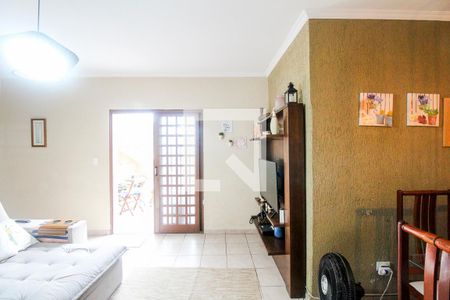 Sala de casa para alugar com 4 quartos, 180m² em Jardim Novo Carrao, São Paulo