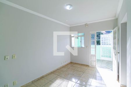 Sala  de casa para alugar com 3 quartos, 66m² em Jardim dos Comerciários, Belo Horizonte