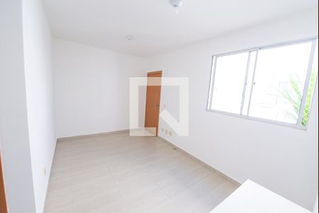 Sala de apartamento para alugar com 2 quartos, 45m² em Água Quente, Taubaté