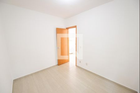 Quarto 2 de apartamento para alugar com 2 quartos, 45m² em Água Quente, Taubaté
