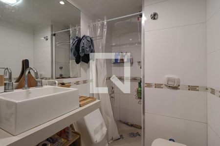 Banheiro de apartamento à venda com 3 quartos, 76m² em Sitio Tapera, São Paulo