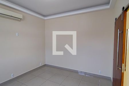 quarto 1 de casa para alugar com 3 quartos, 300m² em Pechincha, Rio de Janeiro