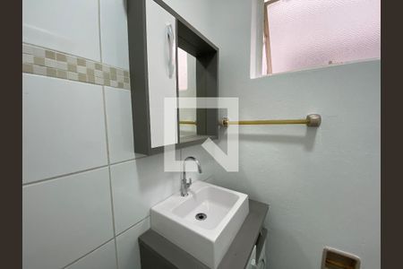 Banheiro de apartamento para alugar com 1 quarto, 33m² em Centro, São Leopoldo