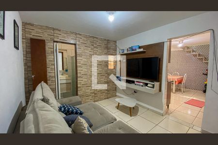 Sala de casa para alugar com 2 quartos, 80m² em Jardim Alzira Franco, Santo André