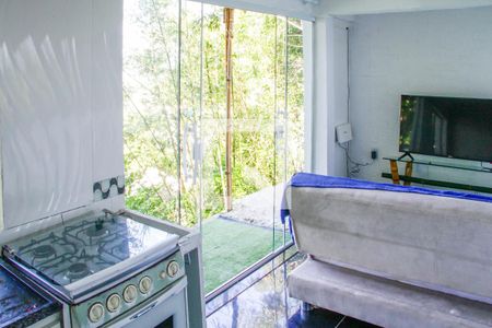 Sala cozinha integrada de casa de condomínio para alugar com 1 quarto, 88m² em São Conrado, Rio de Janeiro