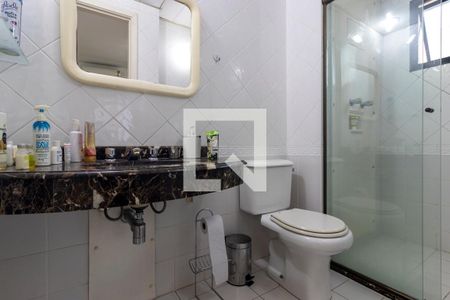 Banheiro de kitnet/studio para alugar com 1 quarto, 47m² em Indianópolis, São Paulo