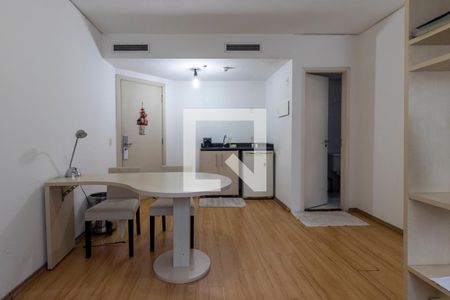Sala de kitnet/studio para alugar com 1 quarto, 47m² em Indianópolis, São Paulo