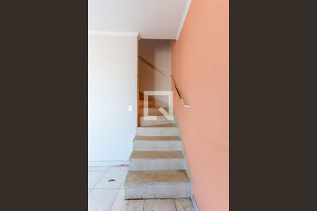 Escada Quartos de casa à venda com 2 quartos, 120m² em Vila Nivi, São Paulo