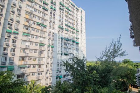Vista da Sala de apartamento para alugar com 2 quartos, 56m² em Barra da Tijuca, Rio de Janeiro