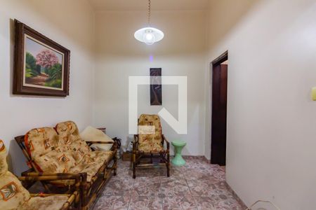 Casa à venda com 212m², 3 quartos e 2 vagas Casa à venda com 212m², 3 quartos e 2 vagasComodo