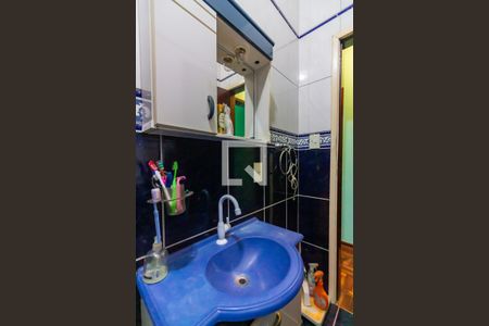 Casa à venda com 212m², 3 quartos e 2 vagas Casa à venda com 212m², 3 quartos e 2 vagasBanheiro 2