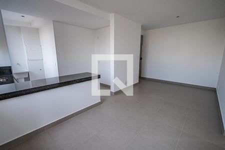 Sala de apartamento à venda com 2 quartos, 68m² em Padre Eustáquio, Belo Horizonte