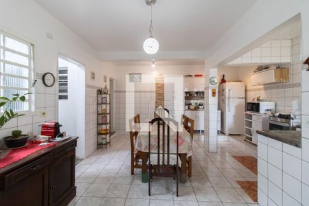 Casa à venda com 140m², 2 quartos e 2 vagas Casa à venda com 140m², 2 quartos e 2 vagasCozinha