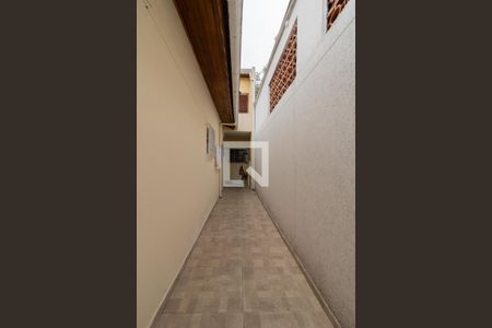 Casa à venda com 140m², 2 quartos e 2 vagas Casa à venda com 140m², 2 quartos e 2 vagasCorredor Lateral
