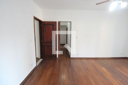 Corredor de casa para alugar com 3 quartos, 100m² em Méier, Rio de Janeiro