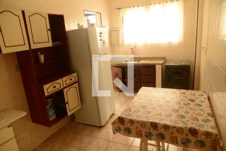 Cozinha de apartamento para alugar com 2 quartos, 60m² em Caiçara, Praia Grande