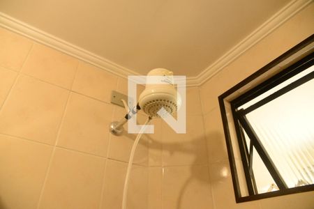 Banheiro de apartamento para alugar com 2 quartos, 60m² em Caiçara, Praia Grande