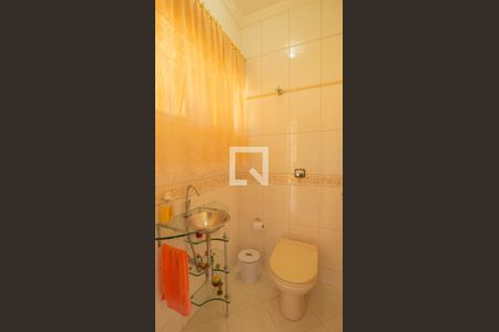 Casa à venda com 440m², 4 quartos e 6 vagas Casa à venda com 440m², 4 quartos e 6 vagasLavabo