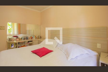 Casa à venda com 440m², 4 quartos e 6 vagas Casa à venda com 440m², 4 quartos e 6 vagasSuíte