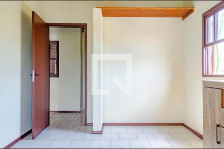 Quarto 01 (2º Piso) de casa para alugar com 2 quartos, 140m² em Rio Tavares Central, Florianópolis