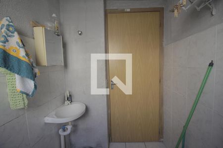 Banheiro de apartamento à venda com 2 quartos, 50m² em Guajuviras, Canoas